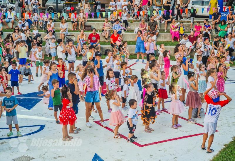 Vrhunska zabava na drugoj večeri festivala "Gledaj srcem" u Mostaru